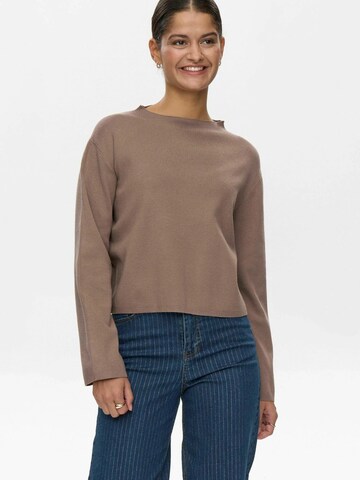 Pull-over 'Carma' NÜMPH en gris : devant