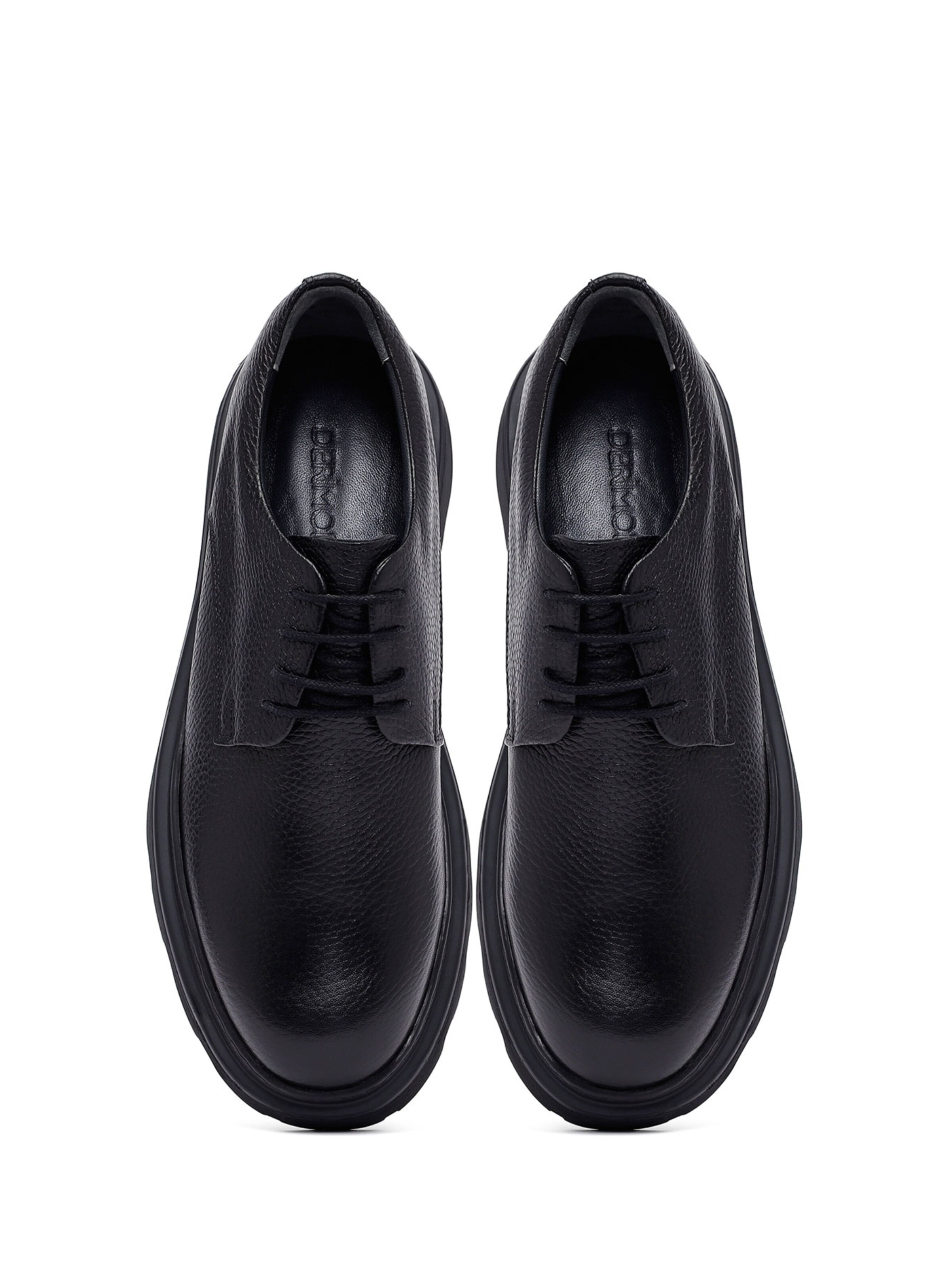 Scarpa stringata di Derimod in nero