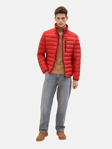TOM TAILOR Prehodna jakna | rdeča barva