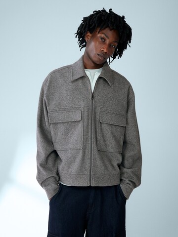 Bershka Between-season jacket in Grey: front