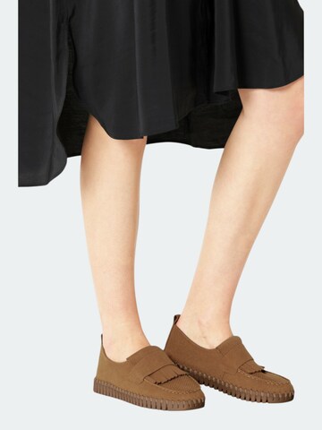 ILSE JACOBSEN Slip-ons 'TULIP' in Brown: front