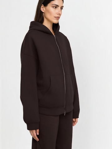 Rich & Royal Zip-Up Hoodie in Brown