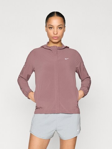 NIKESportska jakna 'SWIFT' - smeđa boja: prednji dio