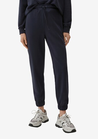 s.Oliver Tapered Trousers in Blue: front