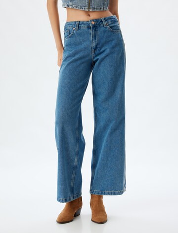 Koton Loose fit Jeans in Blue: front
