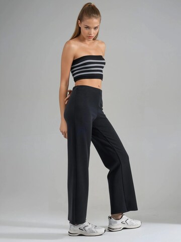 Busem Regular Hose in Schwarz