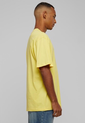 T-Shirt Urban Classics en jaune