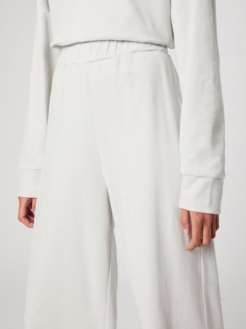 Wide leg Pantaloni 'Roxane' de la ABOUT YOU x MOGLI pe gri