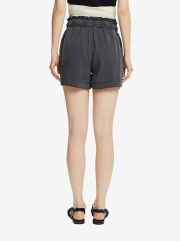 ESPRIT Regular Shorts in Grau