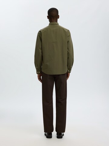 SELECTED Regular Fit Hend 'Rick' in Grün