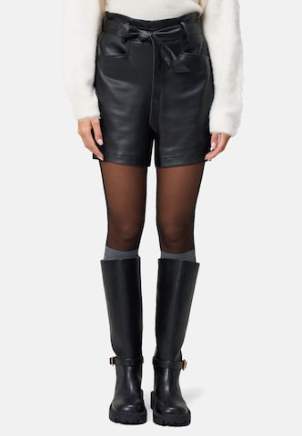 zero Skinny Trousers in Black: front