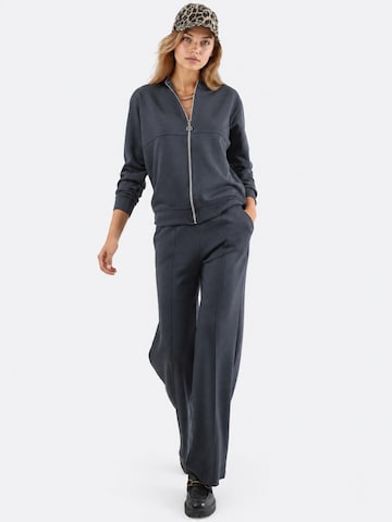 Lady Bersan Leisure suit in Grey