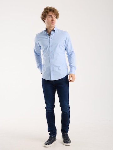 7Camicie - Ajuste estrecho Camisa de negocios 'Donatello Iconic Poplin Stretch Man Shirt Red' en azul