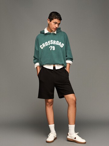Sweat-shirt Bershka en vert