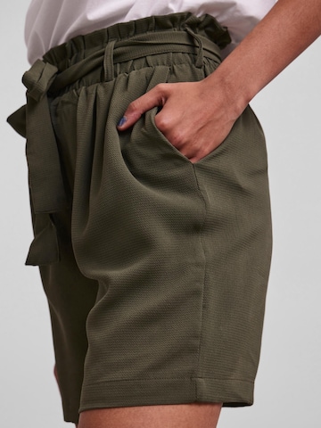 Loosefit Pantaloni 'Avery' di PIECES in verde