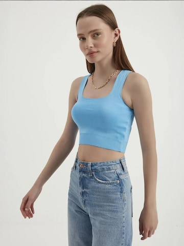 Hiccup Top in Blau