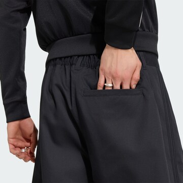 Loosefit Pantalon à pince 'Adibreak' ADIDAS ORIGINALS en noir