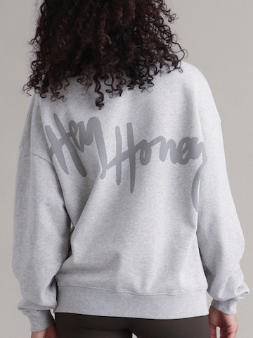 Hey Honey Sweatshirt 'Reflect'‌‌‌‌ in Grau