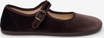 Chaussure basse Pisamonas en marron : devant