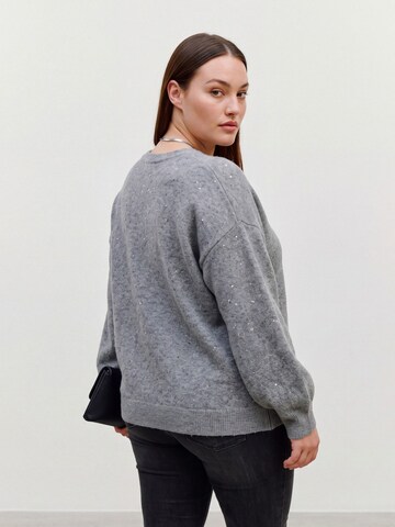 Pullover 'VMCDEMI' di Vero Moda Curve in grigio