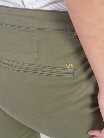 Coupe slim Pantalon chino Le Temps Des Cerises en vert