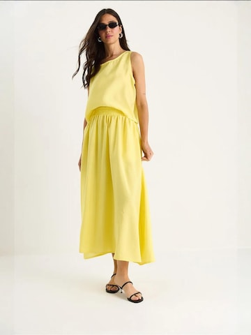 Costume Bianco Lucci en jaune