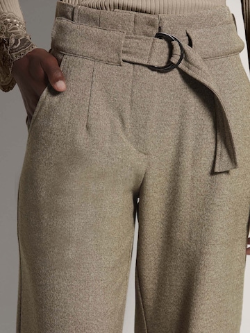 MADELEINE Tapered Broek in Bruin