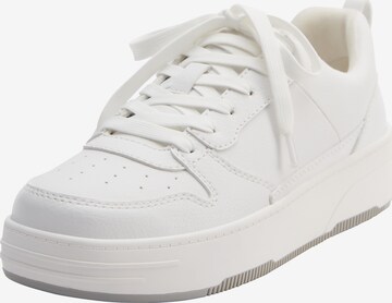 Baskets basses Pull&Bear en blanc : devant