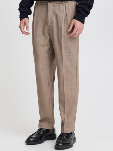 Casual Friday - Loosefit Pantalón chino 'Marc' en beige: frente