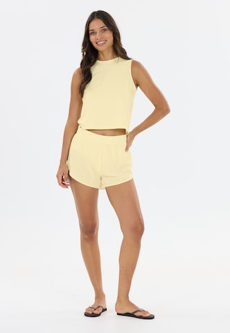 Athlecia Sports top 'Pacy V2' in Yellow