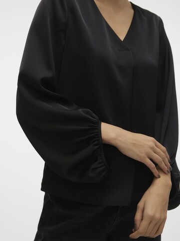 VERO MODA - Blusa 'LOVIE' en negro