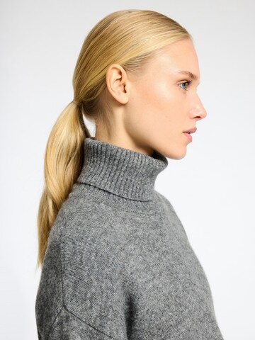 SELECTED FEMME Sweater in Grey