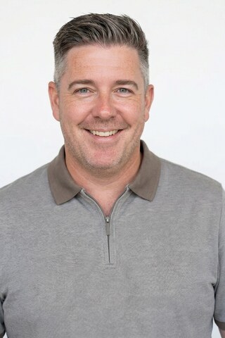 Men Plus Shirt in Bruin