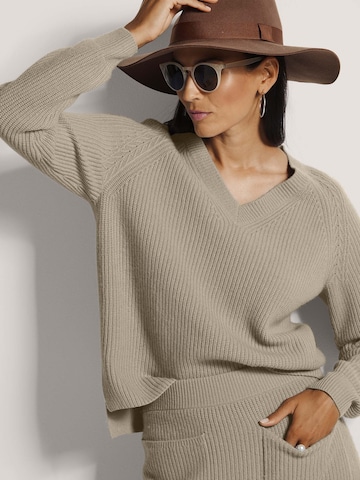 MADELEINE Trui in Beige