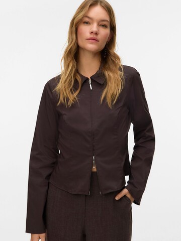 VERO MODA - Blusa 'VMLotus' en marrón: frente