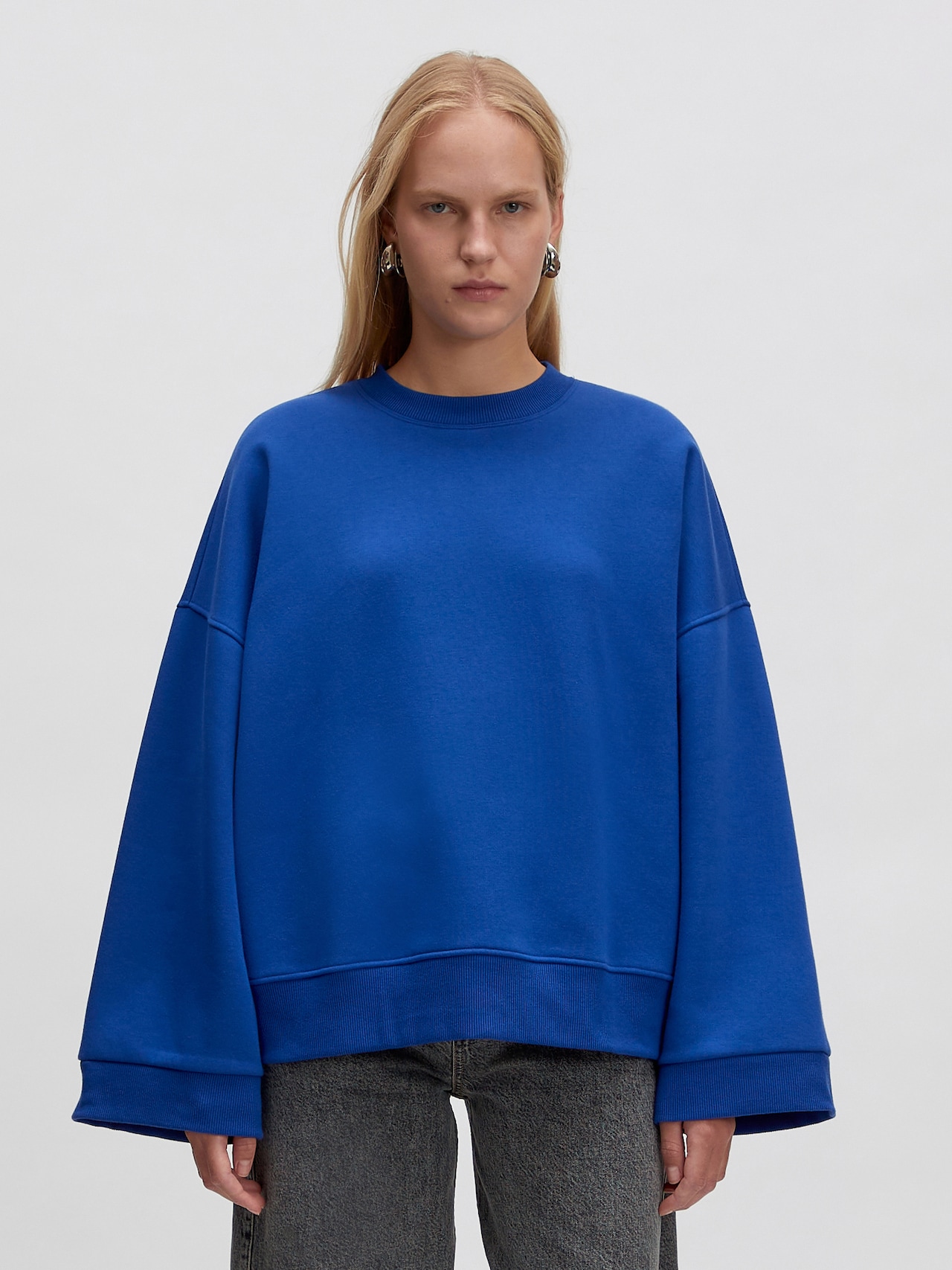 EDITED Produits Sweat-shirt 'Etta' bleu