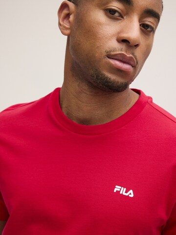 FILA - Camiseta 'LAAS regular tee' en rojo
