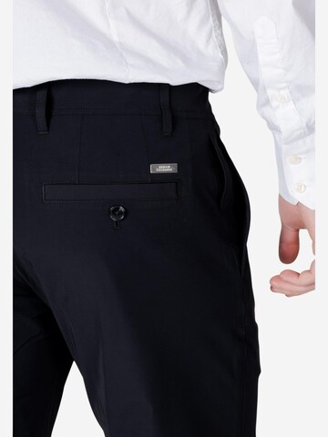 regular Pantaloni '8NZP49 ZNYZZ' di ARMANI EXCHANGE in nero