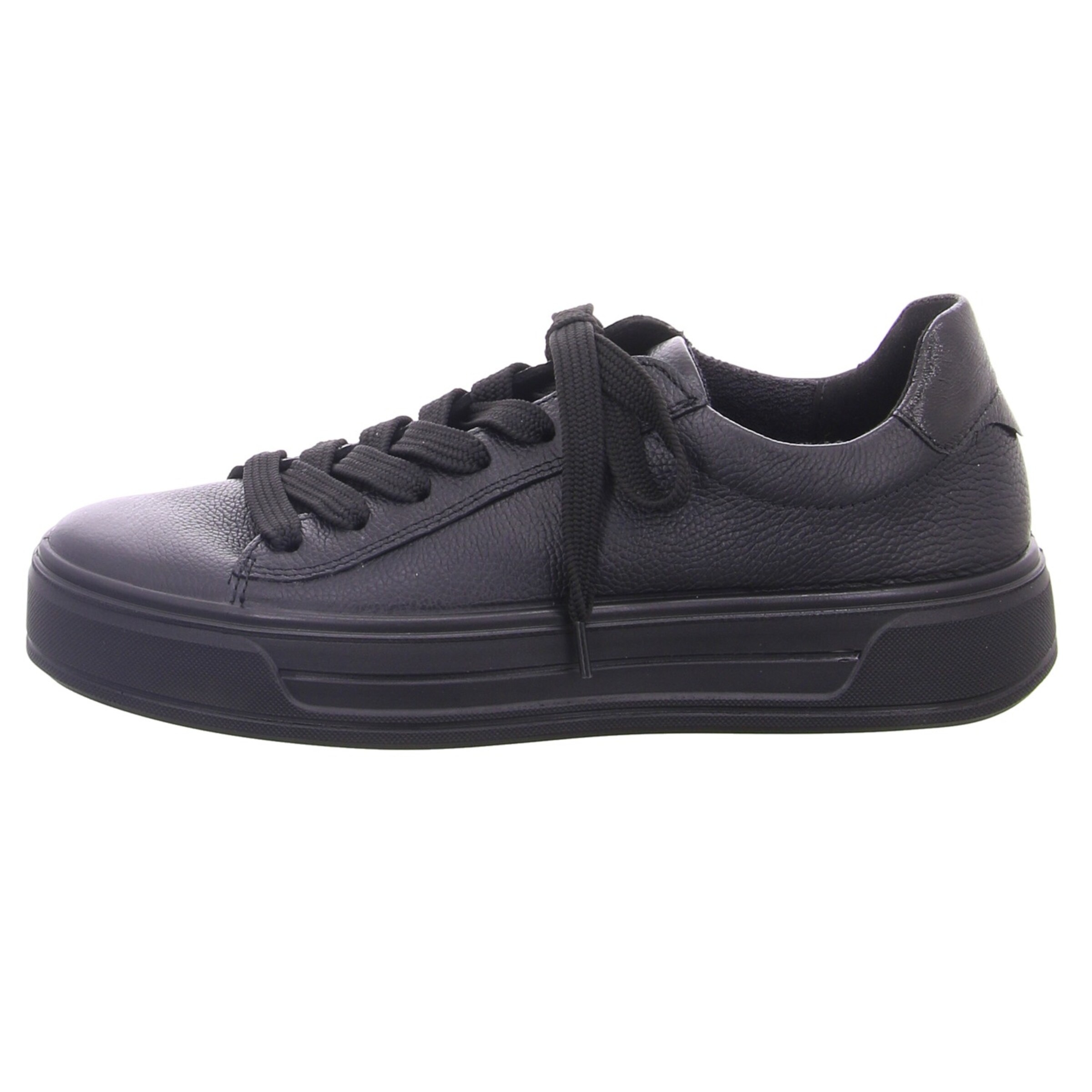 ARA Platform trainers in Black