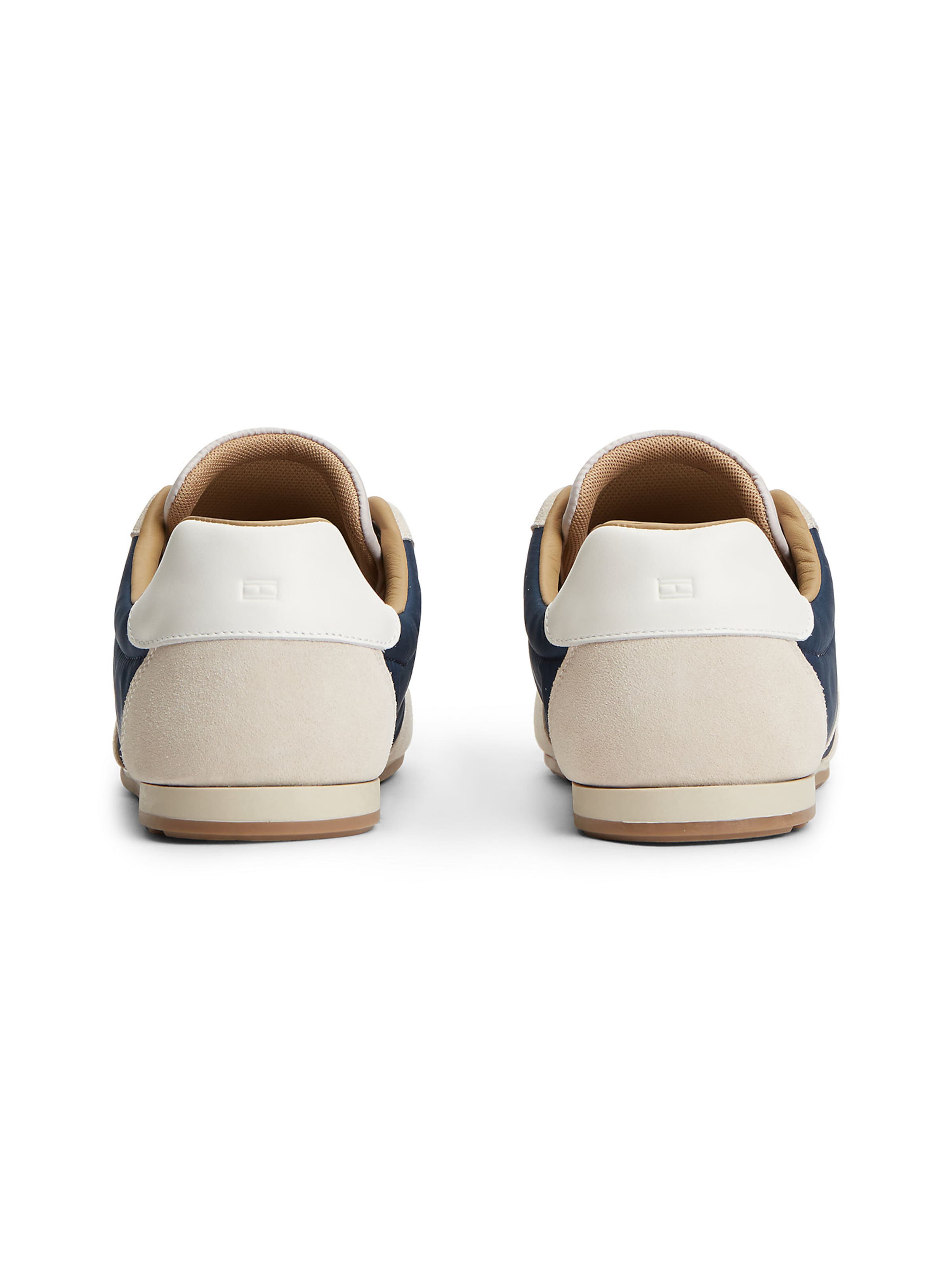 TOMMY HILFIGER Sneaker in Weiß