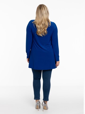 Yoek Bluse in Blau