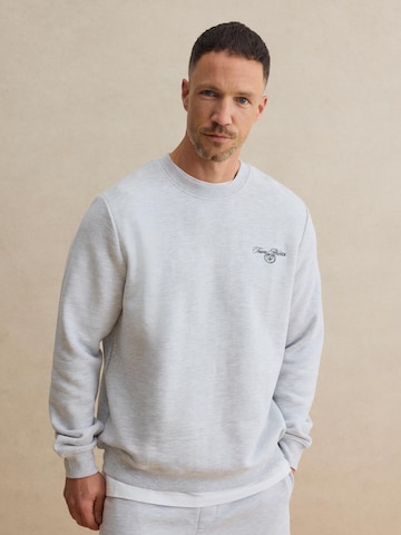 DAN FOX APPAREL Majica 'Cem' | siva barva: sprednja stran