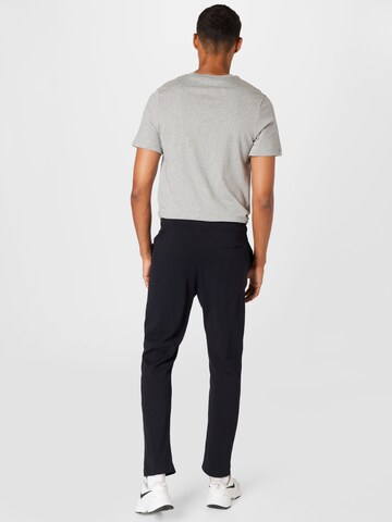 Regular Pantaloni de la Nike Sportswear pe negru