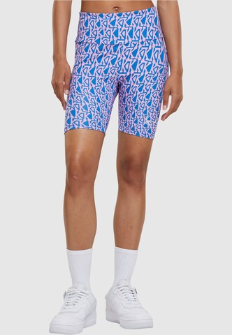 Karl Kani Skinny Shorts in Blau: Vorderseite