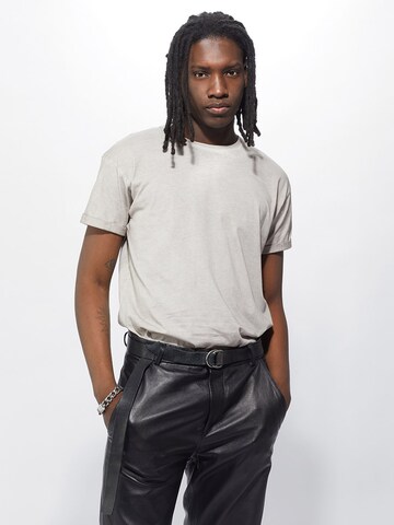Young Poets Koszulka 'Zander' w kolorze beżowy: przód