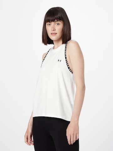 Top sportivo 'Knockout' di UNDER ARMOUR in bianco: frontale