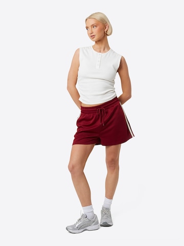 Loosefit Pantaloni di BRAVE SOUL in rosso