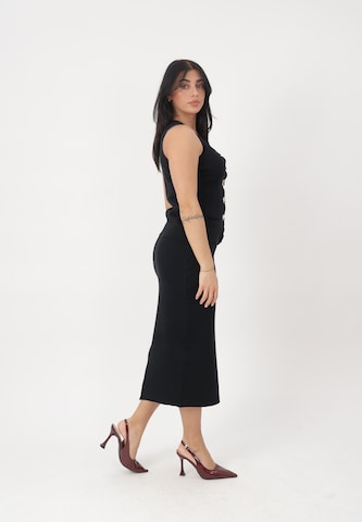 Elara Workwear in Black