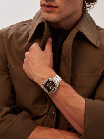 Orologio analogico di Breil in marrone: frontale