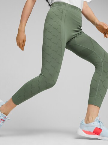 Skinny Pantalon de sport PUMA en vert : devant